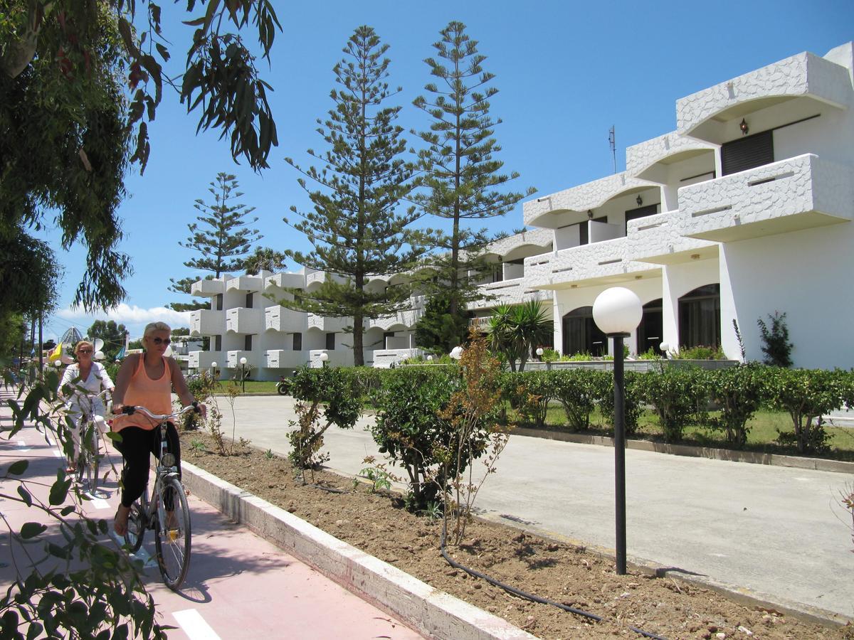 Frosini Hotel Lambi  Exterior foto
